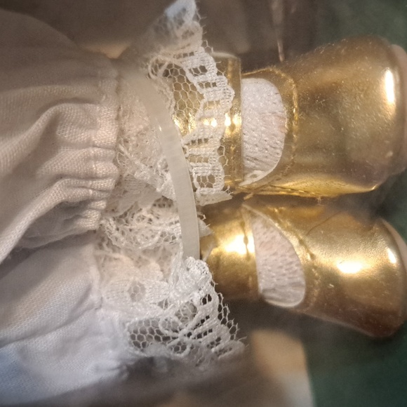 Collectors choice Porcelain doll - Picture 6 of 7